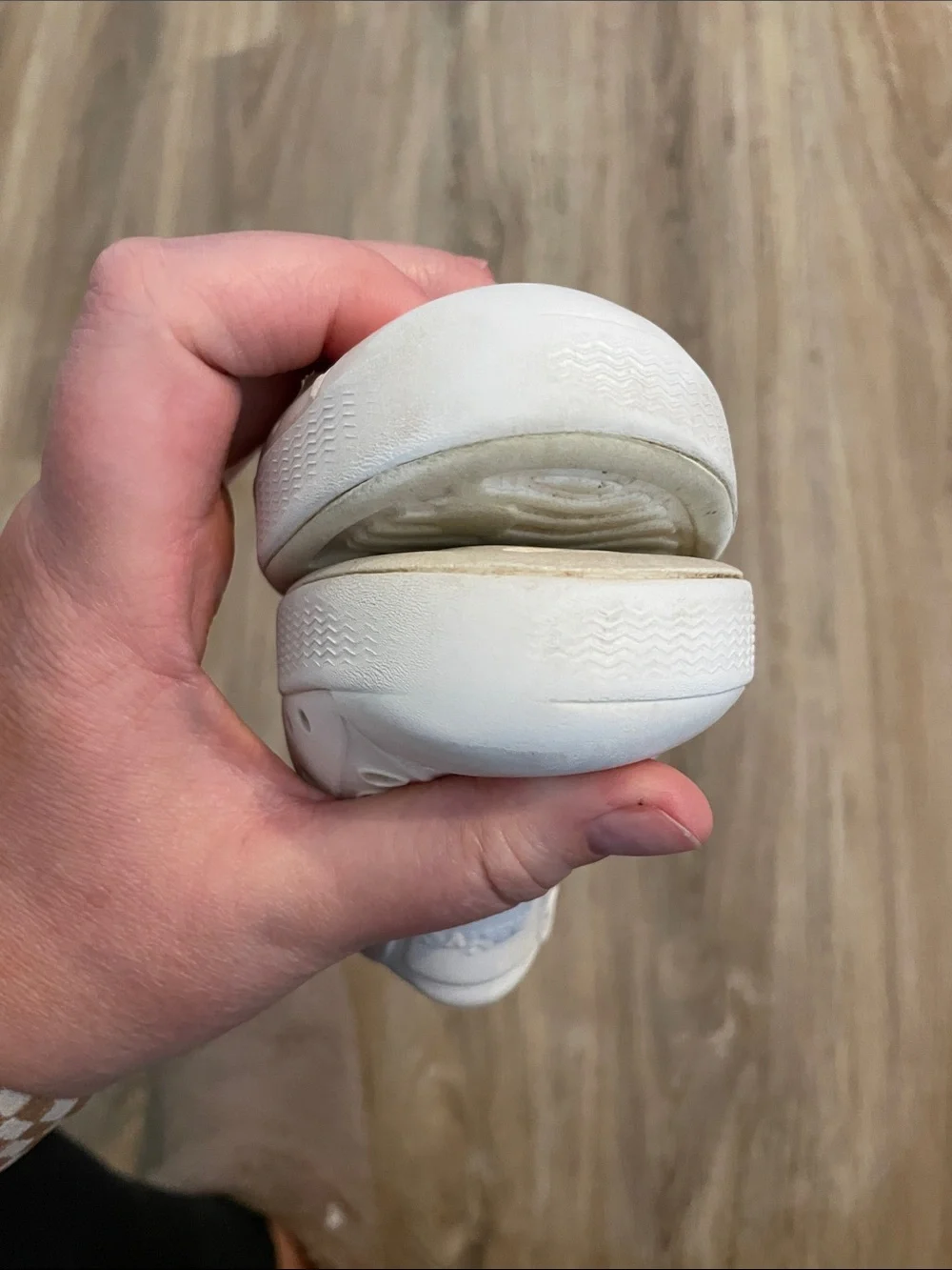 Native Kids Water Shoes in Off-White/Cream size C8